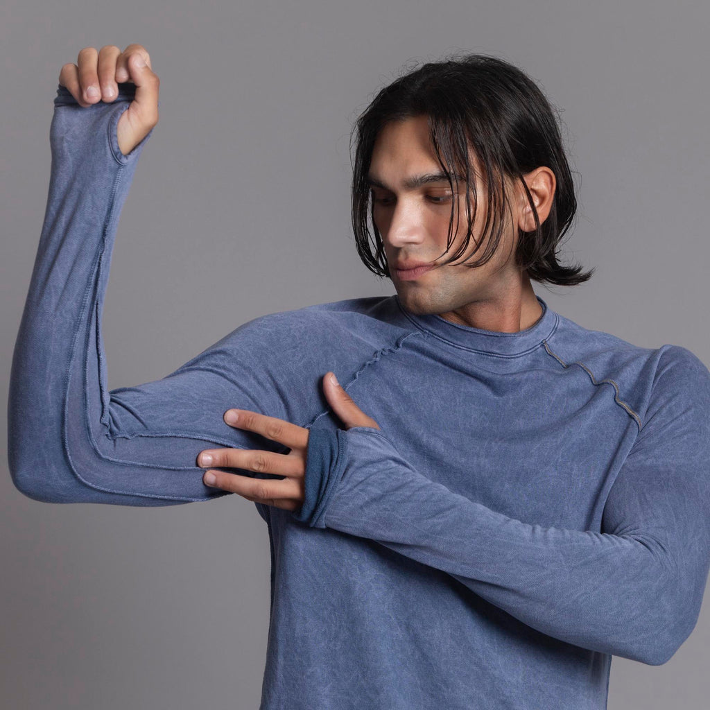 Male modeling mineral wash long sleeve raglan